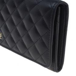 Pre Owned Carolina Herrera Black Quilted Leather Continental Wallet