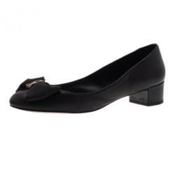 Carolina Herrera Black Leather Bow Pumps Size 39