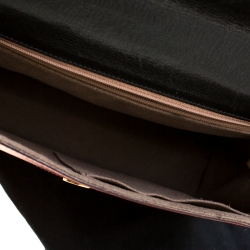 مملوكة مسبقًا حقيبة كتف كارتييه مظروف جلد حمراء