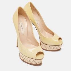 مملوكة مسبقًا Casadei Green Patent Leather Peep toe Pumps Size 35