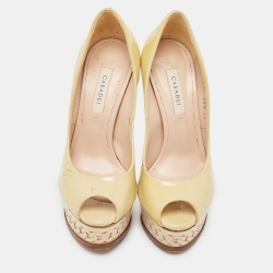 مملوكة مسبقًا Casadei Green Patent Leather Peep toe Pumps Size 35
