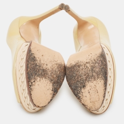 مملوكة مسبقًا Casadei Green Patent Leather Peep toe Pumps Size 35