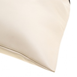 مملوكة مسبقًا حقيبة سيلين جلد أسود مثلثة مفتوحة