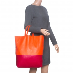 مملوكة مسبقًا حقيبة يد سيلين فيرتيكال كاباس جلد ذهبي/صفراء