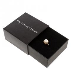 Pre Owned Carolina Herrera CH Faux Pearl Gold Tone Ring Size 58