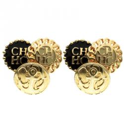 Pre Owned CH Carolina Herrera Enamel Gold Tone Button Detail Charm Toggle Bracelet & Stud Earring Set