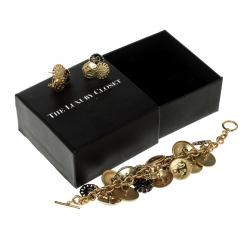 Pre Owned CH Carolina Herrera Enamel Gold Tone Button Detail Charm Toggle Bracelet & Stud Earring Set