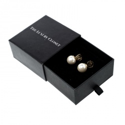 مملوكة مسبقًا CH Carolina Herrera Faux Pearl Gold Tone Drop Earrings