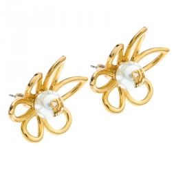 Pre Owned CH Carolina Herrera Faux Pearl Embedded Jasmine Gold Tone Stud Earrings