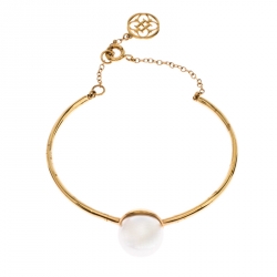 Pre Owned CH Carolina Herrera Faux Pearl Charm Gold Tone Bracelet