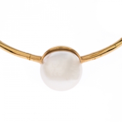 Pre Owned CH Carolina Herrera Faux Pearl Charm Gold Tone Bracelet