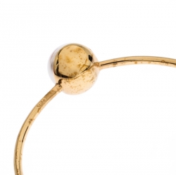 Pre Owned CH Carolina Herrera Faux Pearl Charm Gold Tone Bracelet