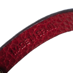 مملوكة مسبقًا CH Carolina Herrera Red Leather Gold Tone Logo Charm Bracelet