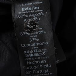 Pre Owned جاكيت بليزر سي أتش كارولينا هيرير قطيفة أزرق كحلي بحواف متباينة وصفين أزرار M