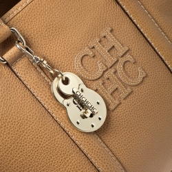 Pre Owned Carolina Herrera Beige Pebbled Leather Medium Matteo Tote