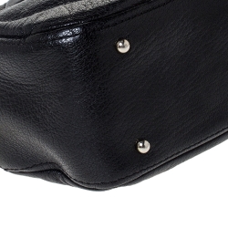 Pre Owned حقيبة كارولينا هيريرا كاميرا جلد أسود منقوش