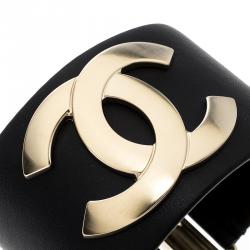 Pre Owned سوار شانيل مفتوح عريض ديسمبر 2017 إصدار محدود لون ذهبي جلد CC