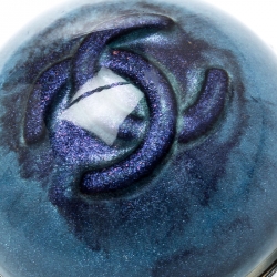 مملوكة مسبقًا  بروش شانيل CC قبة لامعة لونين