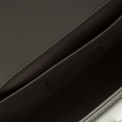 مملوكة مسبقًا حقيبة شانيل قلاب بوي متوسطة جلد مبطنة رمادية