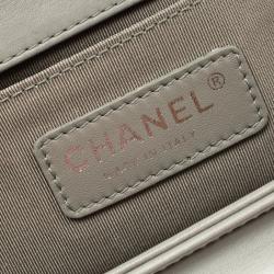 مملوكة مسبقًا حقيبة شانيل قلاب بوي متوسطة جلد مبطنة رمادية
