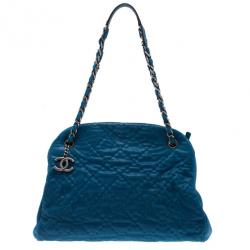 مملوكة مسبقًا Chanel Blue Leather Maxi Mademoiselle Bag