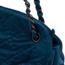 مملوكة مسبقًا Chanel Blue Leather Maxi Mademoiselle Bag