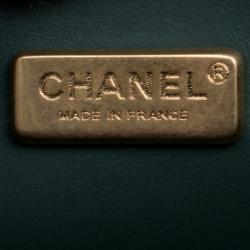 مملوكة مسبقًا حقيبة شانيل بوي متوسطة جلد ثعبان خضراء