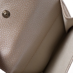 مملوكة مسبقًا Chanel Beige Clair Quilted Caviar Leather Compact Wallet