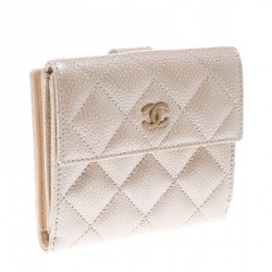 مملوكة مسبقًا Chanel Beige Clair Quilted Caviar Leather Compact Wallet