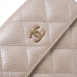 مملوكة مسبقًا Chanel Beige Clair Quilted Caviar Leather Compact Wallet
