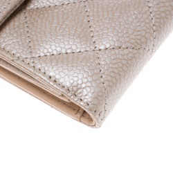 مملوكة مسبقًا Chanel Beige Clair Quilted Caviar Leather Compact Wallet