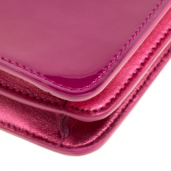 مملوكة مسبقًا حقيبة كروس شانيل حافظة جوال CC جلد لامعة ذهبية