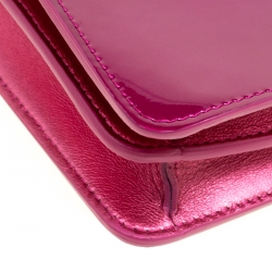 مملوكة مسبقًا حقيبة كروس شانيل حافظة جوال CC جلد لامعة ذهبية