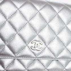 مملوكة مسبقًا Chanel Silver Quilted Classic Quilted WOC Bag