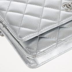 مملوكة مسبقًا Chanel Silver Quilted Classic Quilted WOC Bag