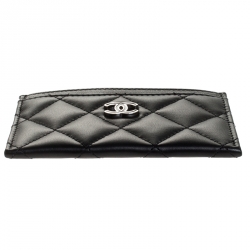 مملوكة مسبقًا Chanel Black Quilted Leather Classic Card Holder