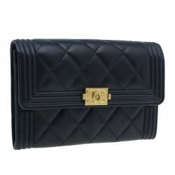 مملوكة مسبقًا Chanel Black Quilted Lambskin Wallet