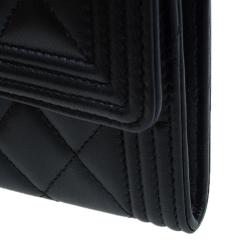 مملوكة مسبقًا Chanel Black Quilted Lambskin Wallet