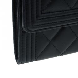 مملوكة مسبقًا Chanel Black Quilted Lambskin Wallet