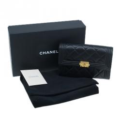 مملوكة مسبقًا Chanel Black Quilted Lambskin Wallet