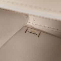 Pre Owned Chanel White Quilted Leather CC Filigree Chain Around Vanity Case Bag