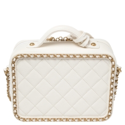 Pre Owned Chanel White Quilted Leather CC Filigree Chain Around Vanity Case Bag