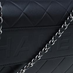 Pre Owned محفظة شانيل جلد أسود مبطن بالشعار وسلسلة