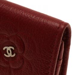 مملوكة مسبقًا محفظة عملات نقدية شانيل جلد نقش الكاميليا أحمر