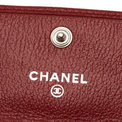 مملوكة مسبقًا محفظة عملات نقدية شانيل جلد نقش الكاميليا أحمر