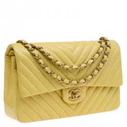 Pre Owned حقيبة شانيل قلاب مزدوج كلاسيك متوسطة جلد شيفرون صفراء