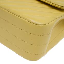 Pre Owned حقيبة شانيل قلاب مزدوج كلاسيك متوسطة جلد شيفرون صفراء