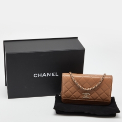 مملوكة مسبقًا Chanel Beige Quilted Caviar Leather Chain CC Wallet on Chain