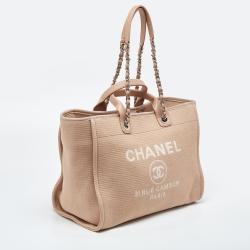 مملوكة مسبقًا حقيبة يد توتس شانيل دوفيل شوبر جلد وكانفاس وردي كبيرة 