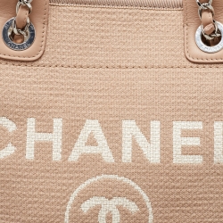 مملوكة مسبقًا حقيبة يد توتس شانيل دوفيل شوبر جلد وكانفاس وردي كبيرة 